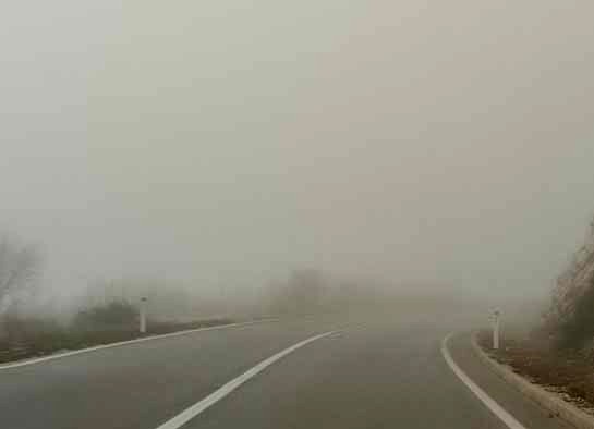 Magla uveliko ograničava vidljivost!