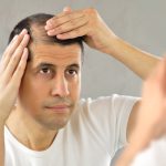 Nezdrava navika koja uzrokuje opadanje kose može također kosu prerano učiniti sijedom!