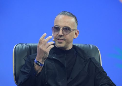 VJERIO SE RAF KAMORA!