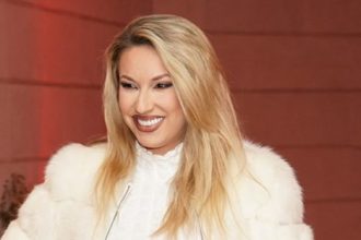 RADA MANOJLOVIĆ I NJEN DEČKO OMILJENA TEMA KOMŠIJA!