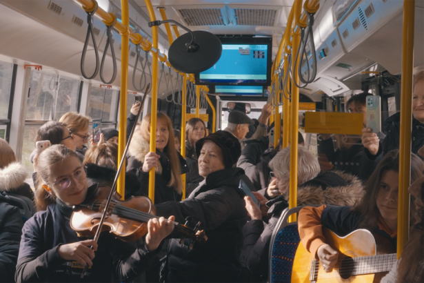 Performans u trolejbusu oduševio putnike!