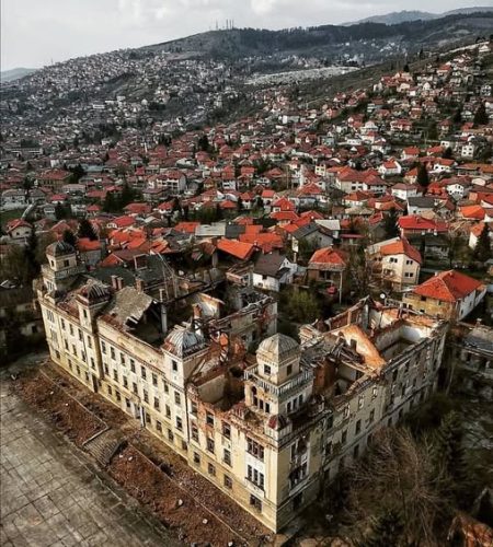 Ove zgrade u Kantonu Sarajevo već godinama čekaju bolje dane!