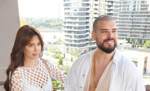 OGLASIO SE ADAM ADAKTAR NAKON VIJESTI DA ČEKA PETO DIJETE!