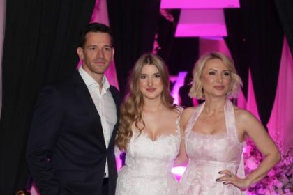 KĆERKA GOCE TRŽAN LENA POSTALA OZBILJNA DOMAĆICA!