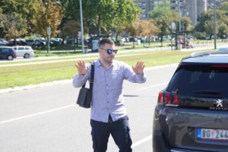 POZNATOG PJEVAČA UHAPSILA ŽANDARMERIJA!