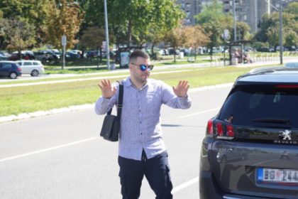 POZNATOG PJEVAČA UHAPSILA ŽANDARMERIJA!