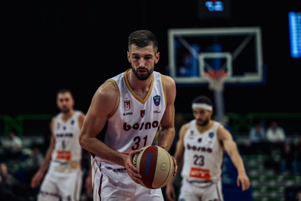 Studenti večeras opet na teškom gostovanju