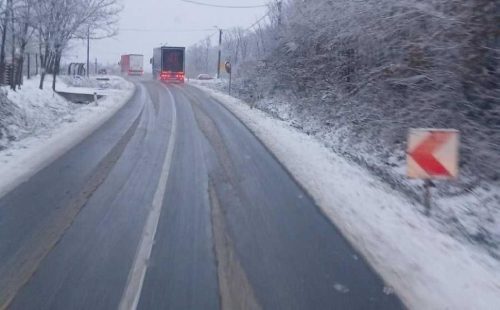 BIHAMK: Ledena kiša i magla na više dionica, vozačima se savjetuje oprez!