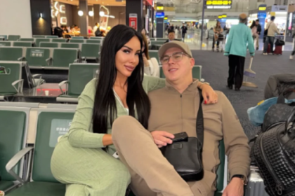 ALEKSANDRA DUPLO MLAĐA, A PECA NE ŠTEDI NI DINARA NA NJU!