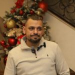 Bora Santana sinoć je šokirao javnost u rijalitiju tvrdnjom da ima sina, ali još uvijek nije poznato da li je bio ozbiljan ili se šalio. Tokom večeri došlo je do nove žestoke rasprave između Bore Santane i Hane Duvnjak, u kojoj su pale teške riječi, ali i neočekivana priznanja. Santana je sve prisutne zatekao izjavom da ima dijete koje živi u Salcburgu i da mu je 17 godina, što je izazvalo muk u studiju i šok kod učesnika. – Ja se sa tobom ne slažem, jer si odvratne riječi izgovorio svakoj ženi u ovoj kući uključujući i mene – rekla je Hana. – Prvo sam bio prema svima dobar – naveo je Bora. – Moje dijete da se upliće u to, ja zaslužila nisam. Tišina molim te, kad dobiješ kćerku znaćeš – rekla mu je ona. U tom trenutku, Bora je iznio tvrdnje koje su dodatno podigle tenziju i šokirale gledaoce. – Ja imam sina već 17 godina. Neću više djece. Jedno dijete. To mi je bila djevojka. Sin mi živi u Salcburgu, nisam ga vidio 14 godina – otkrio je Santana.