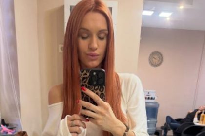 ANJA MIT UŽIVA U LJUBAVI PORED KOŠARKAŠA!