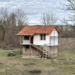 Tragedija: Mladići pronađeni mrtvi u vikendici!