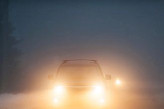 BIHAMK: Magla smanjuje vidljivost, kolovoz mokar!