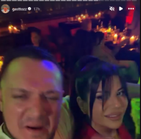 GASTOZ NE SKIDA OSMIJEH PORED HOT BRINETE!