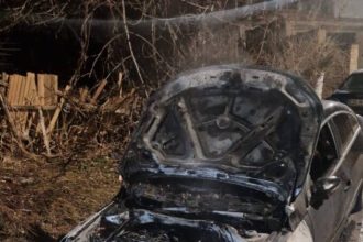 Automobil zapaljen u Sarajevu: Sve zabilježile sigurnosne kamere!