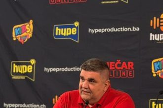 Saša Mirković uz dječiji hor „Čarolija“ poslao snažnu poruku