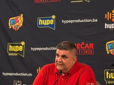 Saša Mirković uz dječiji hor „Čarolija“ poslao snažnu poruku