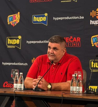 Saša Mirković uz dječiji hor „Čarolija“ poslao snažnu poruku