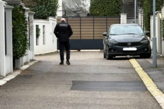 Privatno obezbjeđenje čuva kuću Zdravka Čolića 24 sata