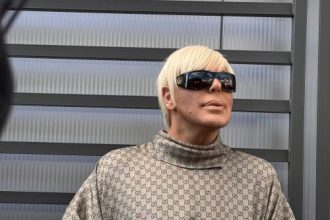 550.000 EURA NA SEBI NOSI BOKI 13