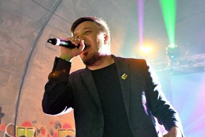 Edo Maajka upozorava: "Pazite se, ne dajte pare osim ako vam ne dođem na vrata!"