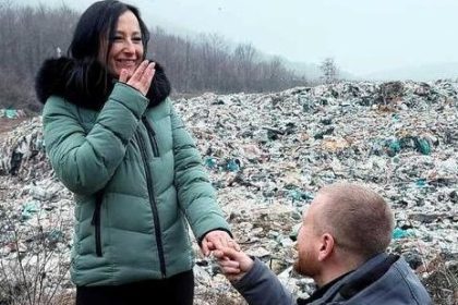 Zaprosio djevojku na deponiji!
