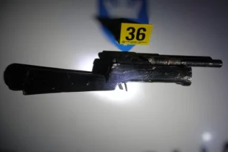 Policijski službenici PU Breza pronašli dr*gu i oružje, jedna osoba uhapšena!