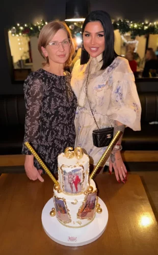 Evo čime se bavi majka Tijane Ajfon!