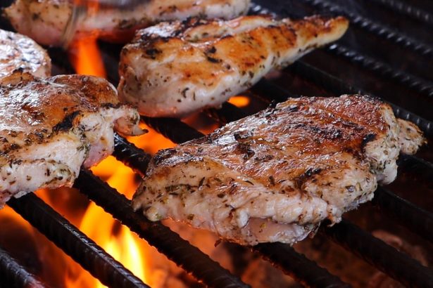 Roštiljali u dnevnoj sobi