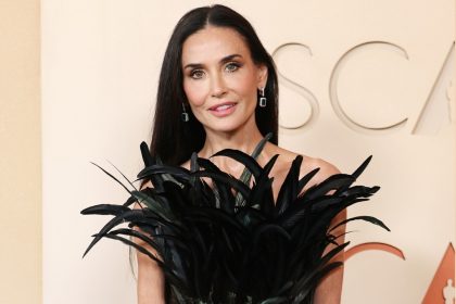 Demi Mur u neobično atraktivnoj haljini