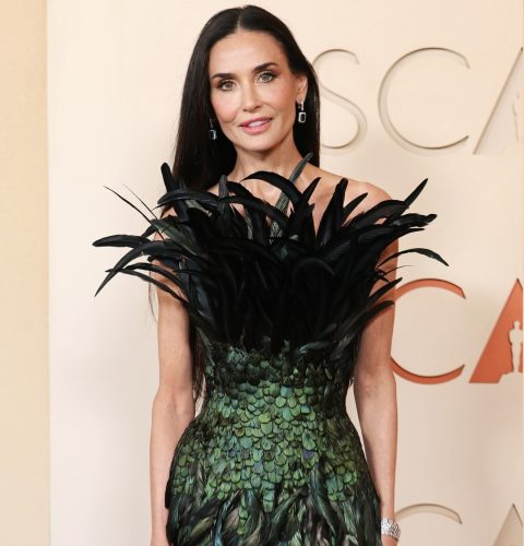 Demi Mur u neobično atraktivnoj haljini