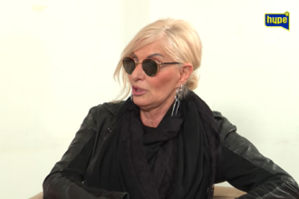 Cakana bez dlake na jeziku o kolegici