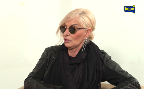 Cakana bez dlake na jeziku o kolegici