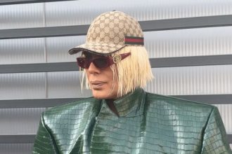 Boki 13 potkačio pjevačicu