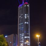 Muškarac s padobranom skočio s najvišeg nebodera u Hrvatskoj!