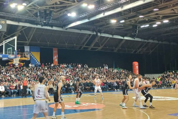 STUDENTI SE OBRUKALI U PREPUNOJ ZETRI!