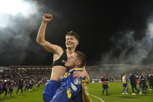 UEFA ukazala veliku čast Esmiru Bajraktareviću!