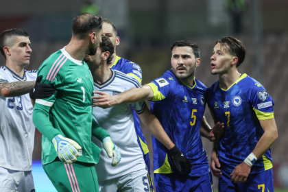 Donnarumma pokušao poderati Vasiljev papirić