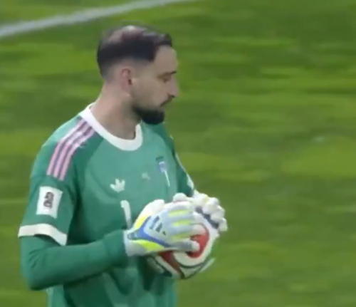 Dječaci koji su dohvaćali lopte došli do Donnarumminog papira