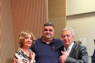 Saša Mirković podijelio fotografiju sa Lepom Lukić i Miroslavom Ilićem