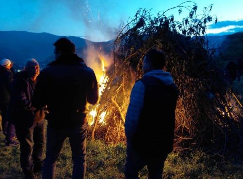 Prvomajske vatre gorjele širom BiH