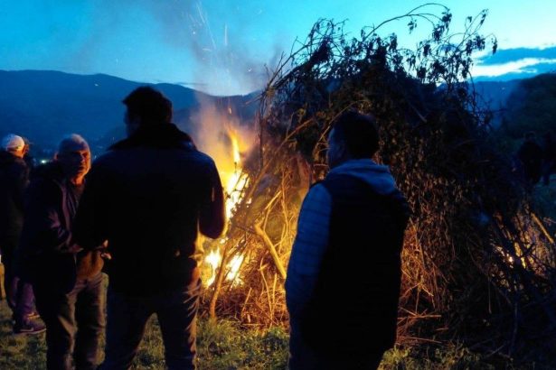 Prvomajske vatre gorjele širom BiH