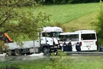 U sudaru autobusa u Mrkonjić Gradu povrijeđeni i dječak i djevojčica!
