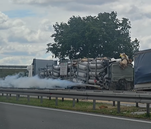 Saobraćaj na autoputu zaustavljen!