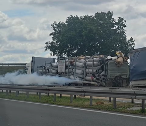 Saobraćaj na autoputu zaustavljen!