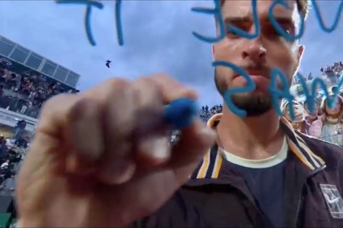 Prižmić srušio Đokovića Screenshot: SportKlub