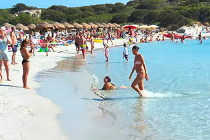 Poznata plaža zabranila suncobrane?!