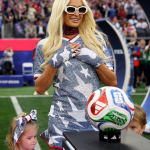 Paris Hilton još jednom pokazala kako se bodri reprezentacija na Mundijalu!