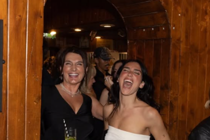 DUA LIPA POKAZALA SVOJU MAJKU!