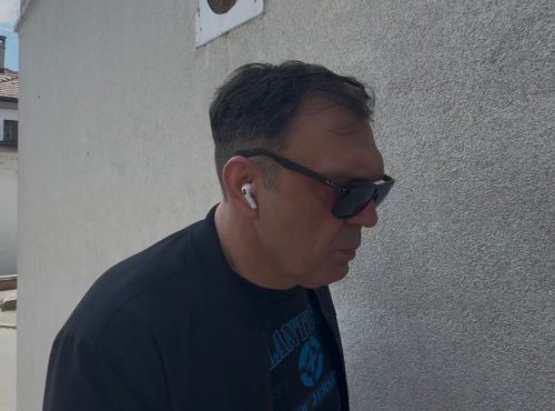 Hype TV uhvatio Kaspera ispred klinike „Laze Lazerević“!